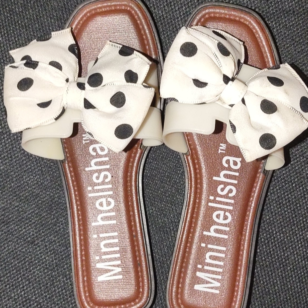 Adorable sandals with fabric polka dot bow
